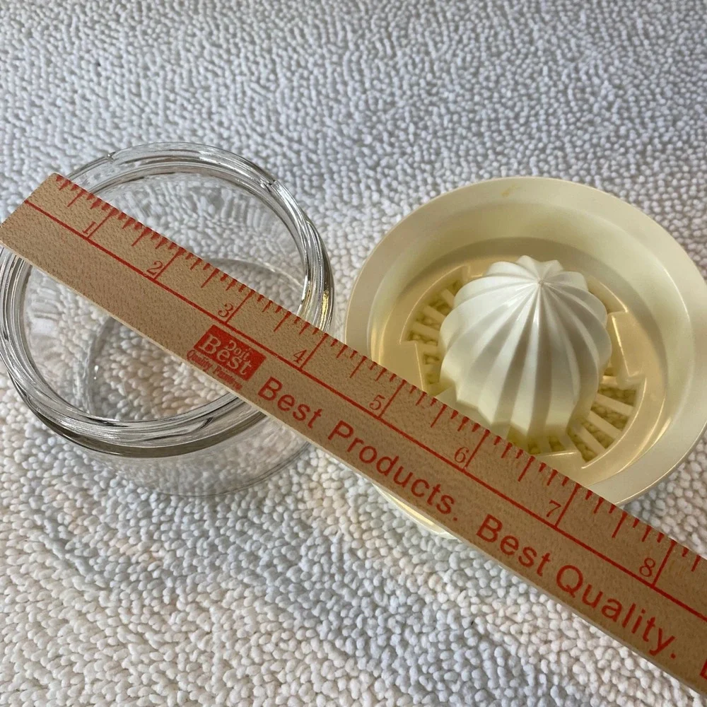 Vintage Manual Citrus Juicer Glass Jar Cream Plastic‎ Reamer Strainer Pour Spout
